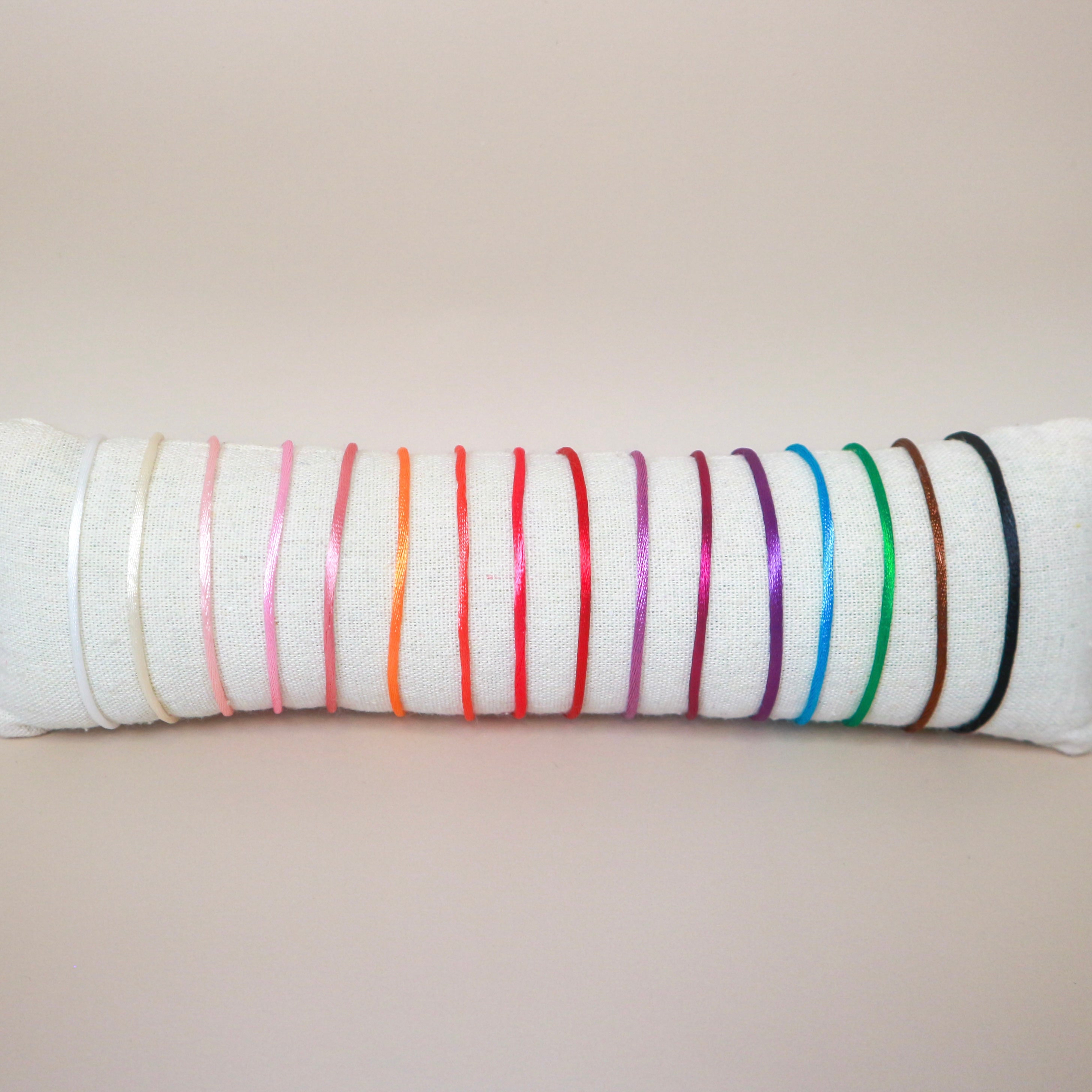 Satin Cord - Armband - Verschillende Grootte Kralen en Kleuren